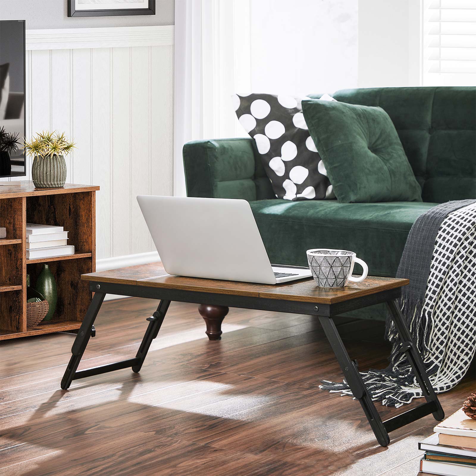 Laptopbord til seng eller sofa med justerbar vippebar top op til 14,3 tommer, højre-venstrehåndet morgenmadsbakke med højdejusterbare foldbare ben, skuffe, rustik mørkebrun - Billede 3