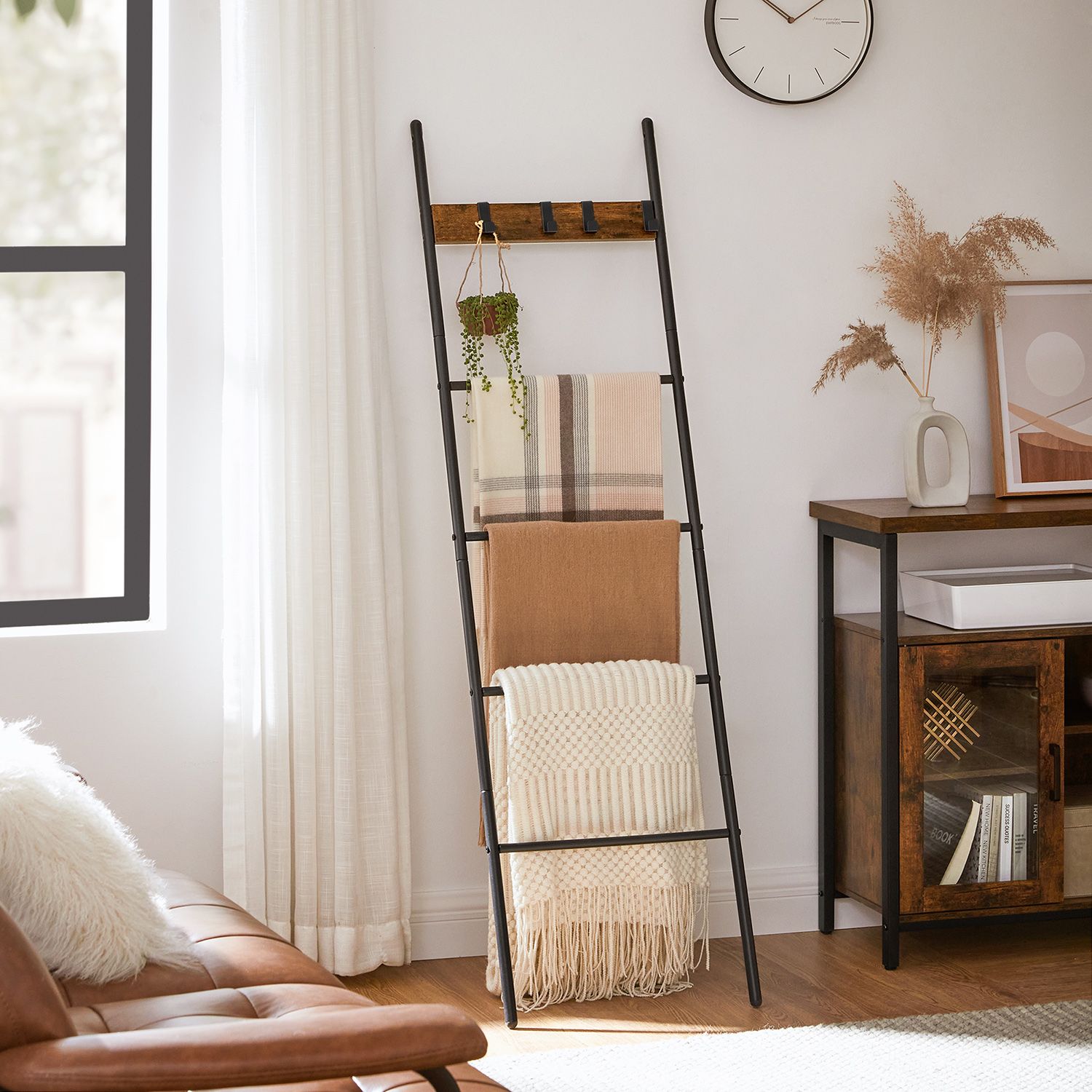 Towel Ladder Shelf with 5 Levels 44 x 160 cm Space Saving Metal Frame 4 Hooks Industrial Style Vintage Brown/Black - Image 3