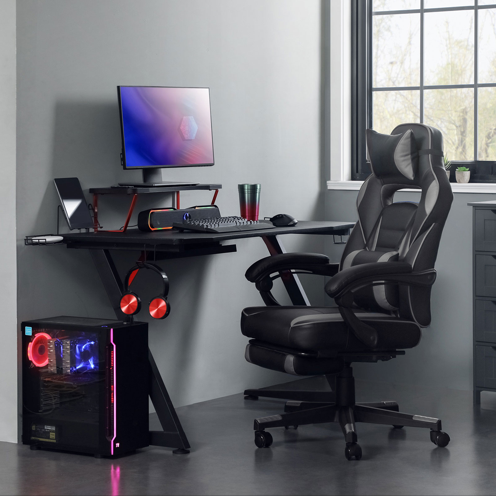 Gamingstol Skrivebordsstol med fodstøtte, kontorstol med nakkestøtte og lændepude, højdejusterbar, ergonomisk, 90-135° vippevinkel, belastning 150 kg Sort + grå - Billede 3