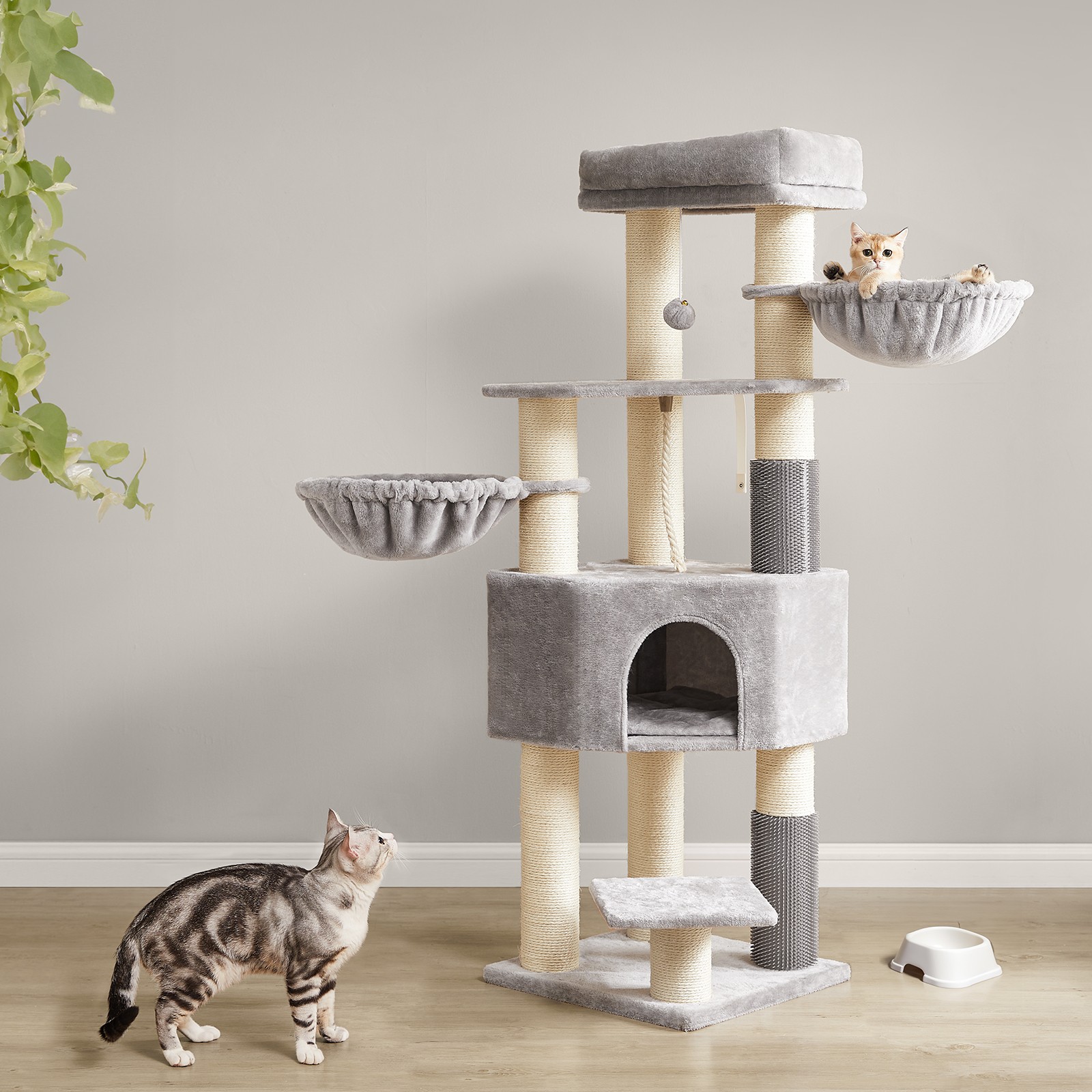 Scratching post, with self-warming blankets, cat tree